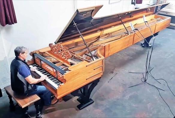 A 15 year old ended up creating the longest grand piano in the world after asking a simple question.