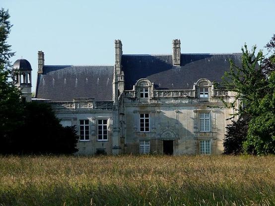 Château et ses dépendances à #Rots (#Calvados)
Suite 👉 https://monumentum.fr/monument-historique/pa00111466/rots-chateau-et-ses-dependances
#Patrimoine #MonumentHistorique
Photo CC-BY-SA 4.0 : Pescure