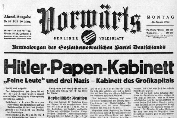 Zeitdokument Zeitung Berliner Volksblatt vom 30. Januar 1933.
Aufmacher: Hitler-Papen-Kabinett
#Feine Leute" und drei Nazis - Kabinett des Großkapital