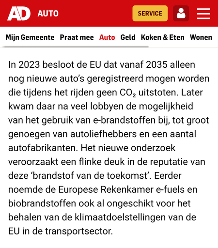 In 2023 besloot de EU dat vanaf 2035 alleen nog nieuwe auto’s geregistreerd mogen worden die tijdens het rijden geen CO₂ uitstoten. Later kwam daar na veel lobbyen de mogelijkheid van het gebruik van e-brandstoffen bij, tot groot genoegen van autoliefhebbers en een aantal autofabrikanten. Het nieuwe onderzoek veroorzaakt een flinke deuk in de reputatie van deze ‘brandstof van de toekomst’. Eerder noemde de Europese Rekenkamer e-fuels en biobrandstoffen ook al ongeschikt voor het behalen van de klimaatdoelstellingen van de EU in de transportsector.