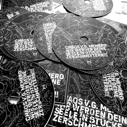CD labels front glued on the CDR using brush and cutter

Home duplicated CD-R
Carbon copy cover art and manufactured double sided CD label.

Edition of 30 copies.
https://memero.bandcamp.com/album/wwdsisz