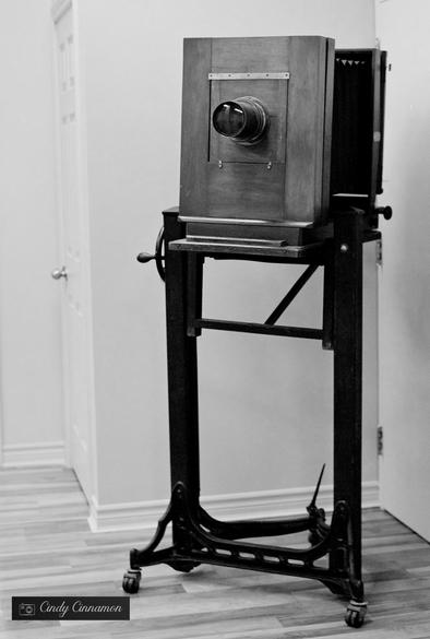 Rare appareil photographique de la fin du 19ème siècle. Photographie par Cindy Cinnamon