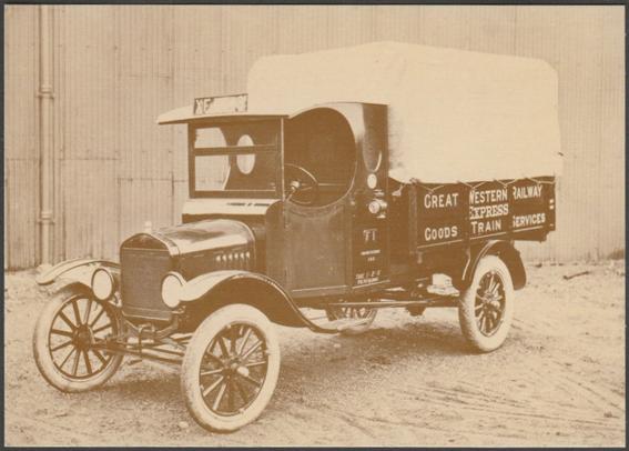 Printed sepia postcard showing a view of a left-hand drive GWR covered van of 1921.
Published by British Rail Publications, GWR 150 Series, No EF10, 1985.
Postally unused.
Excellent condition.