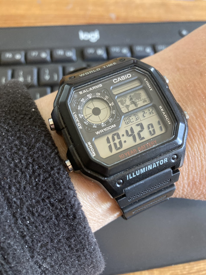 Casio Uhr am Handgelenk