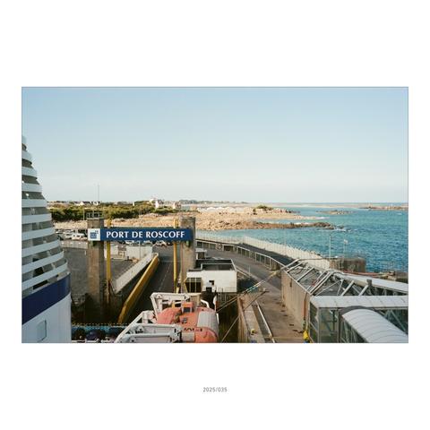 Bye, bye Roscoff! I am leaving the wonderful Bretagne to take the Ferry to Plymouth. Here we go, let's leave the continent.