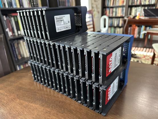 40 SSDs packaged in 5 "Solid State Packs", each with 8 SSDs in them. These plug into the server to create raid arrays.