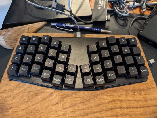Atreus keyboard with new key layout