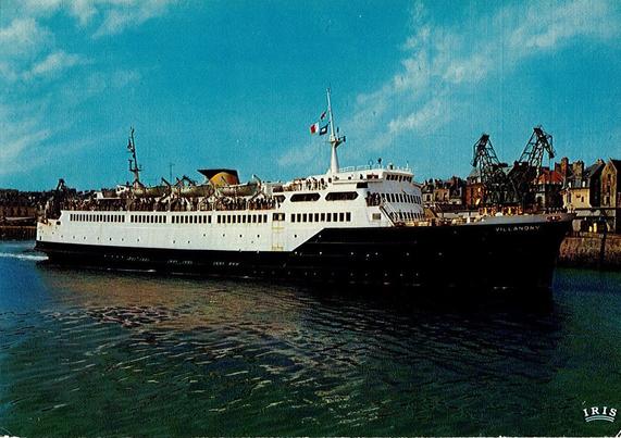 Carte postale en couleur représentant un paquebot transatlantique de la ligne Dieppe-New Haven