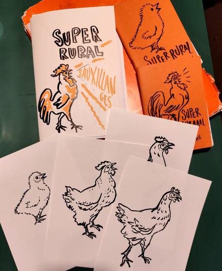 Photo de plusieurs dessins NB de poules et poussins parce qu'on a choisi le coq comme logo de ce projet et qu'on file la métaphore avec aussi la couleur orange (et je redessine donc les couvs de mes carnets de notes à Faux la Montagne)