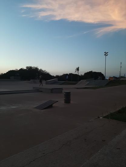 Pista de skate da Orla do Guaíba, adjacente ao Gasômetro, em Porto Alegre.