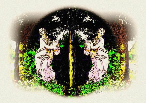 Eine Frau in Tüchern gehüllt hält eine Vase in ihren Armen steht gespiegelt an einem Baum, von Grün umgeben.

A woman wrapped in cloth holds a vase in her arms and stands mirrored against a tree surrounded by greenery.