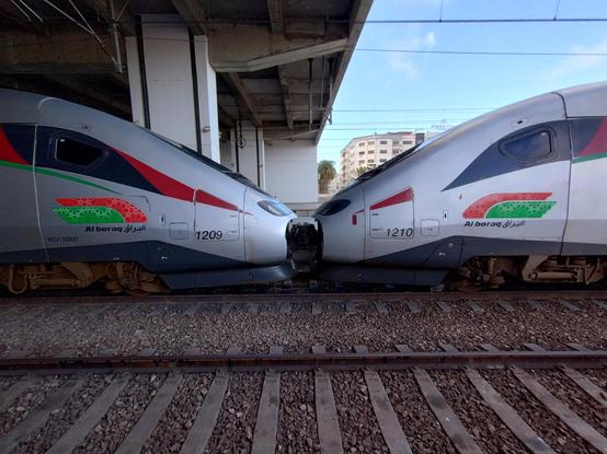 Two Moroccan TGVs kissing.
