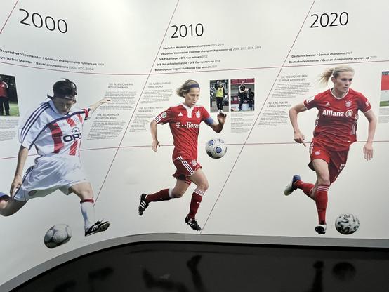 IN Heldinnenposte sind Roswitha Bindl, Tanja Wörle und Carina Wenninger abgelichtet.