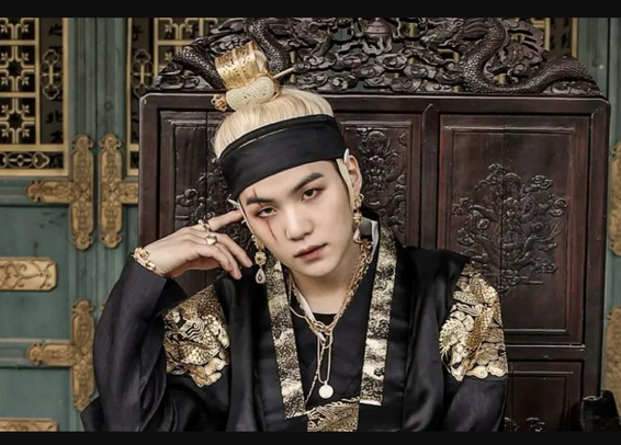 Agust D as King in Daechwita MV