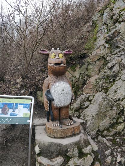 Foto einer Holzfigur vom Grüffelo Kind