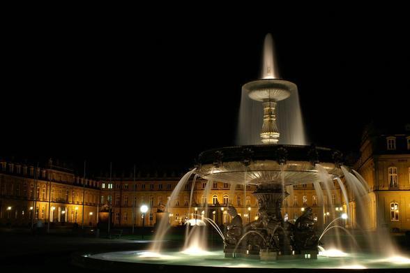 Stutgarto, fontano sur la Palacoplaco