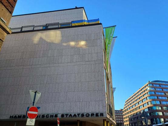 Die Fassade der Staatsoper.