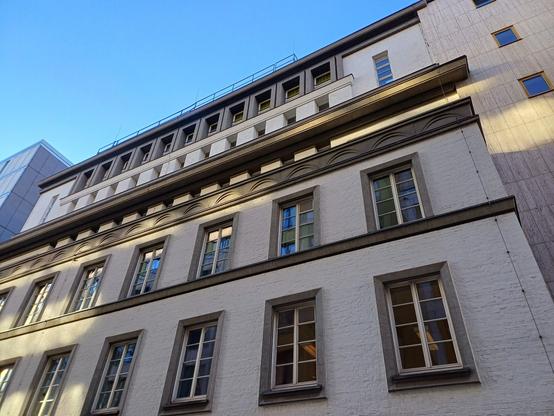 Der hintere historische Teil des Opernhauses.