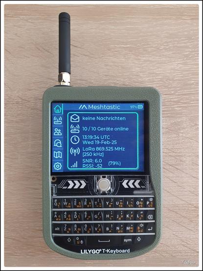 Bildbeschreibung:
Mein 868 MHz T-Deck mit der aktuellen TFT GUI Firmware.