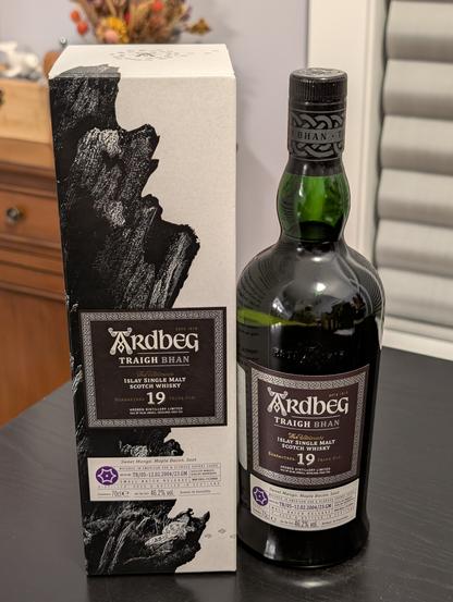 Ardbeg front of box and bottle