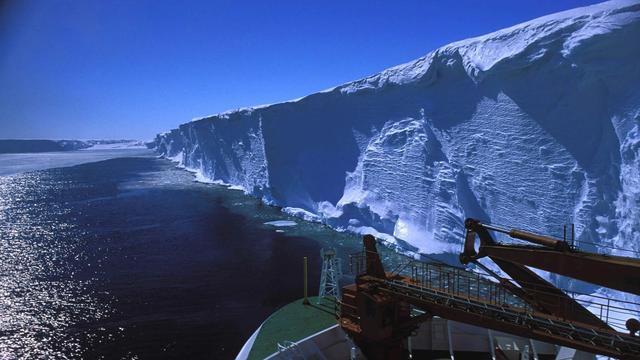 photo - view from a ship of part of the Filchner-Ronne Ice Shelf, Antarctica