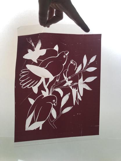 Papier stencil avec des oiseaux en négatif