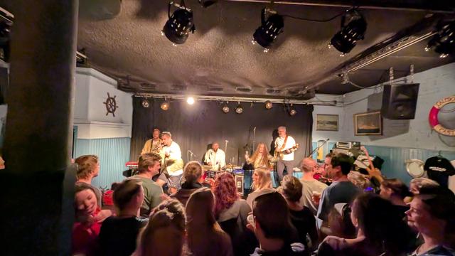 Die Band Open Season in Action