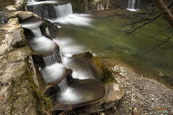 Affenschlucht am Fluss Töss mit Wasserfalltreppe, Winterthur, Kanton Zürich, Schweiz