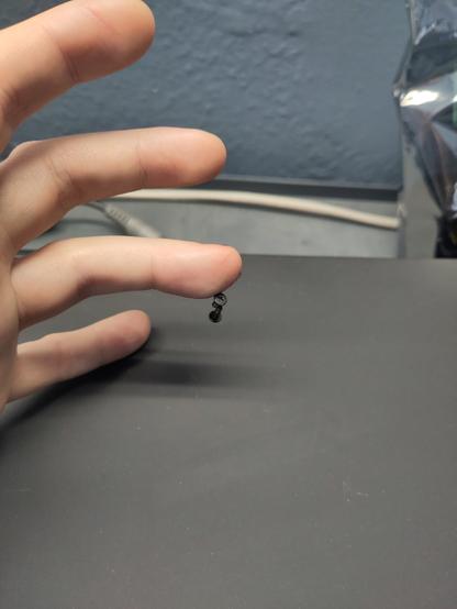 Vvn lifting small screws with a magnet in their finger