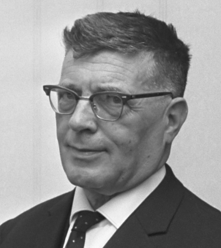 Foto van J. Presser. Bij de prijsuitreiking de Jan Campertstichting te Den Haag, 1967.

Foto: Ben Merk / Anefo. Collectie Nationaal Archief.

Bron: Wikimedia Commons https://commons.wikimedia.org/wiki/File:Jacques_Presser.PNG CC BY-SA 3.0: https://creativecommons.org/licenses/by-sa/3.0/deed.en