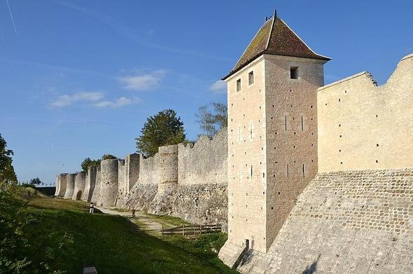 Remparts de la Ville Haute à #Provins (#SeineEtMarne)
Suite 👉 https://monumentum.fr/monument-historique/pa00087247/provins-remparts-de-la-ville-haute
#Patrimoine #MonumentHistorique
Photo CC-BY-SA 4.0 : Pline