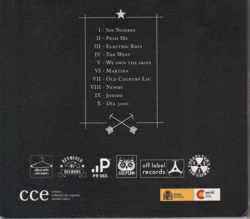 Ya está disponible la nueva referencia americana del sello Collector’s Series. La interesantísima banda uruguaya The Blueberries, firman con el álbum “The West”, una excelente carta de presentación en el estado español, de manos de Collector’s Series, que tratará por todos los medios, al menos de conseguirles alguna fecha, dentro del tour europeo que tienen planeado para este 2015. Además, del conocido sello “under” de marras, también han intervenido en este excelente trabajo, que está a medio camino de sonidos “indie” y garage, donde también hay hueco y se intuyen propuestas más rockeras, psicodélicas e incluso post-punk. Sellos y editores argentinos como Sad Punk, Alborada Ediciones y Revolver Recs, el sello brasileño Pisces Entertainment o el alemán Off Label Records Hauptstr. Además, de la colaboración del Centro Cultural de España en Montevideo. Pero supongo que esto último será posible, gracias a que hay políticos de conciencia de justicia social y a favor de la cultura, no en contra como aquí que nos penalizan en todos los sentidos imaginables, ya podrían tomar nota los mangantes de nuestra “querida España”.

Haciendo un poco de historia, la banda se forma en 2007 y tras laureados discos como el homónimo debut, que fue...  más
créditos
se lanzó el 11 de diciembre de 2012

The Blueberries son:
Ernesto Pasarisa - Voz, Guitarra
Marcelo Salvagno - Guitarra
Fede From Hell - Batería
Vicky Álvares - Bajo y voz