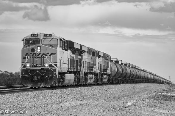 Oil Train at Angell
At 12:50 p.m. on Thursday, June 27, 2024, a westbound BNSF Railway (BNSF) 3+2 oil train at Angell, AZ.