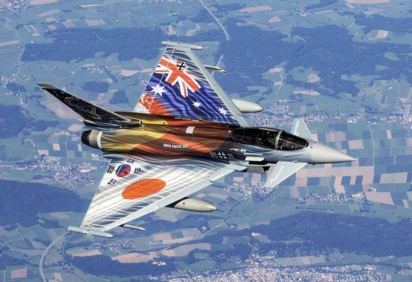 Eurofighter in Japan Lackierung.