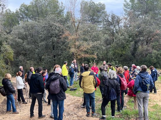 Caminada StopAgroparc. Gent a l'ubicació de la gran rotonda d'entrada a la zona industrial projectada