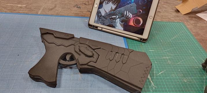 Arme en mousse Eva de l'univers du manga Psychopass