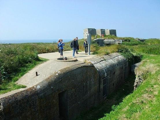 Station de radiodétection de la Kriegsmarine à #Fécamp (#SeineMaritime)
Suite 👉 https://monumentum.fr/architecture-contemporaine-remarquable/acr0000893/fecamp-station-de-radiodetection-de-la-kriegsmarine
#Patrimoine #MonumentHistorique
Photo CC-BY-SA 4.0 : Nikater