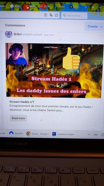 On voit une publication Kofi dont la miniature montre une capture de jeu avec écrit "stream Hadès 1 les daddy issues des enfers"
