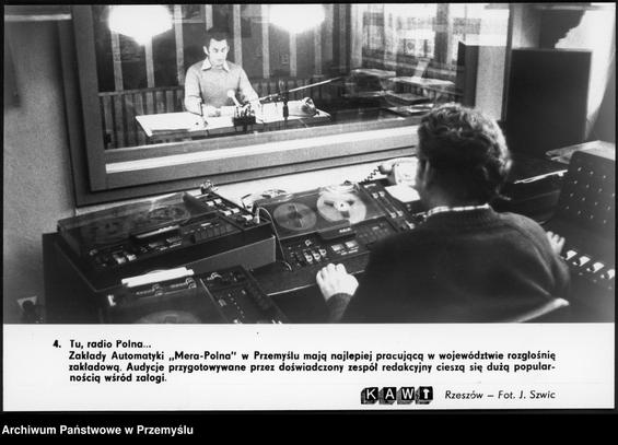 1984 Poland : Radio station of the Automation Plant "Mera-Polna" in Przemyśl; author: Jacek Szwic

Sygnatura : 56/877/0/-/449
Data/Okres powstania : 1984-02-01
Daty : 1984 - 1984
Liczba obrazów w temacie: 1
Sygnatura dawna : F/II/84 (F/II/84/4/1370)
Archiwum : Archiwum Państwowe w Przemyślu
Zespół : Fotokronika województwa przemyskiego

56/877/0/-/449