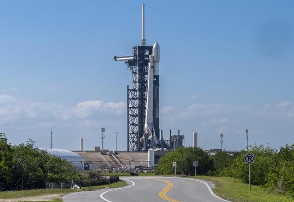 Falcon_9_Intuitive_Machines_IM-2_(54352151872).jpg