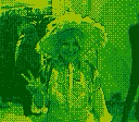 Cosplayer mit dem Oster-Outfitset aus dem Spiel „Animal Crossing“. Fotografiert mit einer GameBoy Camera.