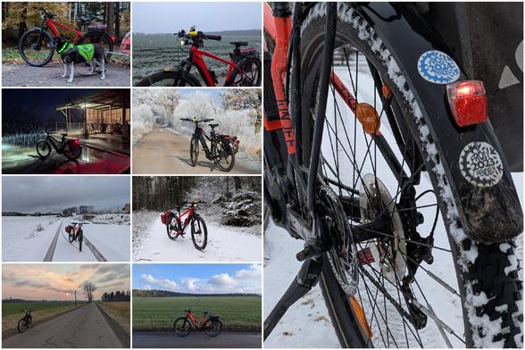 Bildkollage mit 9 Bildern - Impressionen vom FrostPendeln 2024
Rechts groß: Detail eines Fahrrads von hinten mit Frostpendeln Auflklebern, in den Stollenreifen ist Schnee
Linke Seite: 
1. Kleiner schwarzer Hund mit Neon-Weste vorm Fahrrad
2. Fahrrad mit gelber Propeller-Ente im Schnee-Regen
3. Fahrrad im Dunkeln bei strömendem Regen, dahinter ein Stallgebäude
4. Fahrrad auf einem Feldweg bei Sonne, die Sträucher sind weiß mit Rauhreif überzogen
5. Fahrrad auf einem Wirtschaftsweg im Schnee
6. Fahrrad auf einem Feldweg im Schnee
7. Fahrrad bei Sonnenuntergang auf einer schmalen Landstraße
8. Fahrrad vor einer grünen Wiese, der Himmel ist blau mit weißen Wölkchen