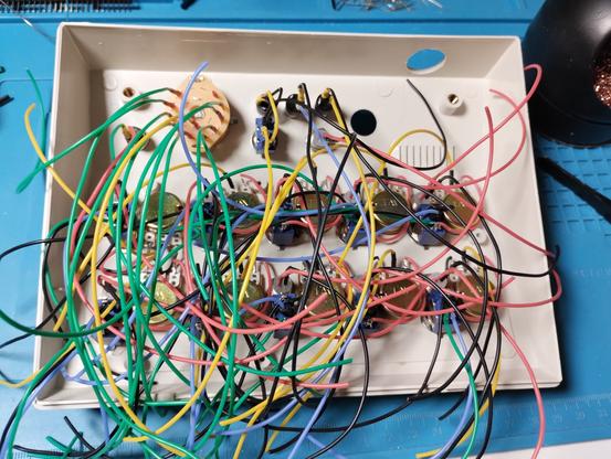 after all cables have been soldered, it looks kinda messy.