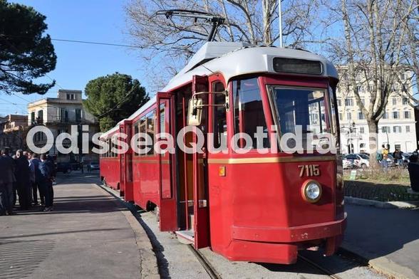 🚋 Archeotram: da Pasqua si viaggia nella storia!
Dal prossimo #weekend di #Pasqua, Roma lancia un’iniziativa straordinaria per cittadini e turisti: l’#Archeotram, la nuova linea #Atac che collegherà #Termini a #Piramide, permettendo di esplorare la storia della città a bordo di un tram storico.

Con un semplice biglietto #Atac sarà possibile scoprire i tesori archeologici di Roma mentre si viaggia, trasformando lo spostamento in un'esperienza culturale. Un’occasione da non perdere per chi ama la #storia e la #mobilitàsostenibile!

📌 Scopri tutti i dettagli su #OdisseaQuotidiana