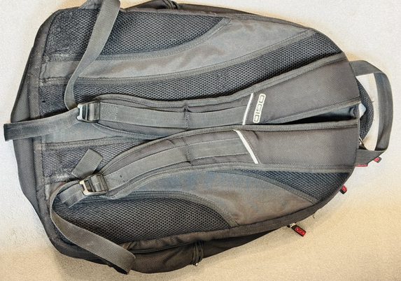 Ogio Urban 17 Rucksack von Hinten