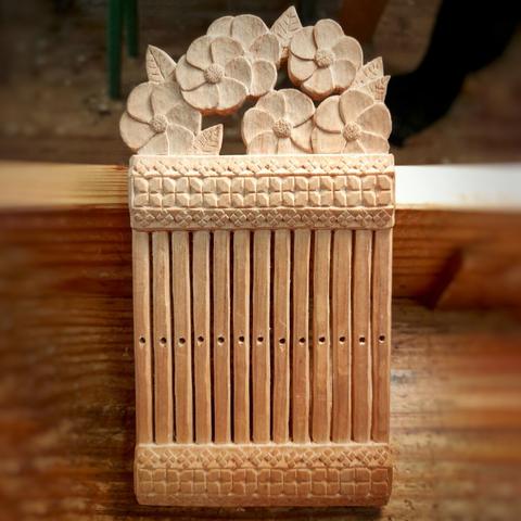 The heddle before it was painted.