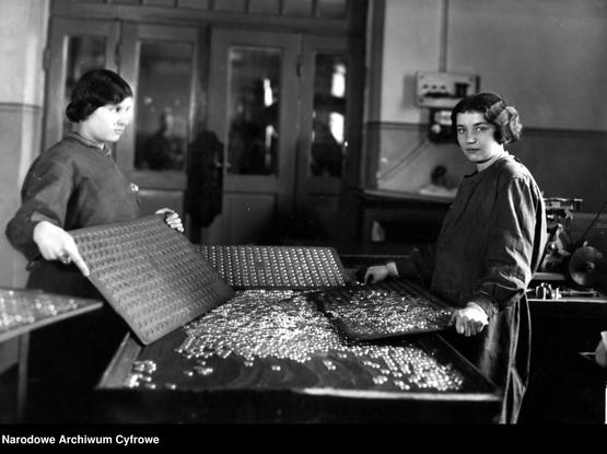 The State Mint in Warsaw - coin sorting plant.
Photo author: No data
Old signature: 1-G-1751-3
Documented by: Jankowski Adam
Copyright: Public domain
Archive
National Digital Archive
Team
Concern Ilustrowany Kurier Codzienny - Archive of Illustrations
Upload: Sikorski Arkadiusz htTPS://arQ.PL/

*1924-1939* Warsaw - coin sorting plant.

Photo author: No data
Old signature: 1-G-1751-3
Documented by: Jankowski Adam
Copyright: Public domain

#MennicaPolska #Warsaw #CoinSortingPlant #Numismatics #CollectorsCoins #PolishHistory #PolishCulture #GoldSilver #women #money #factory #sorting plant #money #hand #coins #coin #poland #polishcoin
