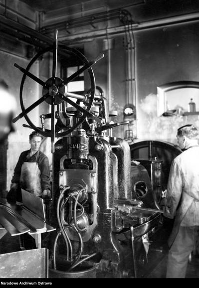 The State Mint in Warsaw - coin sorting plant.
Photo author: No data
Old signature: 1-G-1751-3
Documented by: Jankowski Adam
Copyright: Public domain
Archive
National Digital Archive
Team
Concern Ilustrowany Kurier Codzienny - Archive of Illustrations
Upload: Sikorski Arkadiusz htTPS://arQ.PL/

*1924-1939* Warsaw - coin sorting plant.

Photo author: No data
Old signature: 1-G-1751-3
Documented by: Jankowski Adam
Copyright: Public domain

#MennicaPolska #Warsaw #CoinSortingPlant #Numismatics #CollectorsCoins #PolishHistory #PolishCulture #GoldSilver #women #money #factory #sorting plant #money #hand #coins #coin #poland #polishcoin