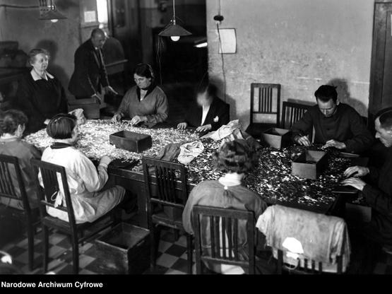 *1924-1939* Warsaw - coin sorting plant.

Photo author: No data
Old signature: 1-G-1751-3
Documented by: Jankowski Adam
Copyright: Public domain

#MennicaPolska #Warsaw #CoinSortingPlant #Numismatics #CollectorsCoins #PolishHistory #PolishCulture #GoldSilver #women #money #factory #sorting plant #money #hand #coins #coin #poland #polishcoin

The State Mint in Warsaw - coin sorting plant.
Photo author: No data
Old signature: 1-G-1751-3
Documented by: Jankowski Adam
Copyright: Public domain
Archive
National Digital Archive
Team
Concern Ilustrowany Kurier Codzienny - Archive of Illustrations


Upload: Sikorski Arkadiusz htTPS://arQ.PL/