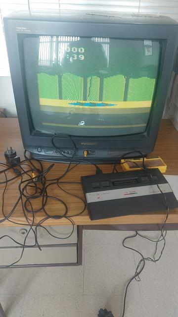 Clon de Atari VCS con el juego Pitfall